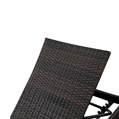 PE Rattan Adjustable Backrest Chaise Lounge Set 4 with 1 Side Table, Outdoor Pool Recliner Patio Chairs Lounge Chair Set 4 with 1 Coffee Table for Outside Beach Poolside Sunbathing - color: 4 Chairs + 1 Table